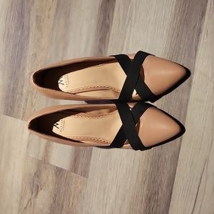 Pail pink shoe dazzle pumps